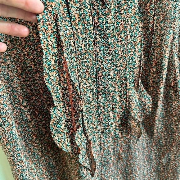 CAbi The Ruffle Top Floral Print Sleeveless Womens Size L Chiffon Blouse 6319 - Picture 4 of 14